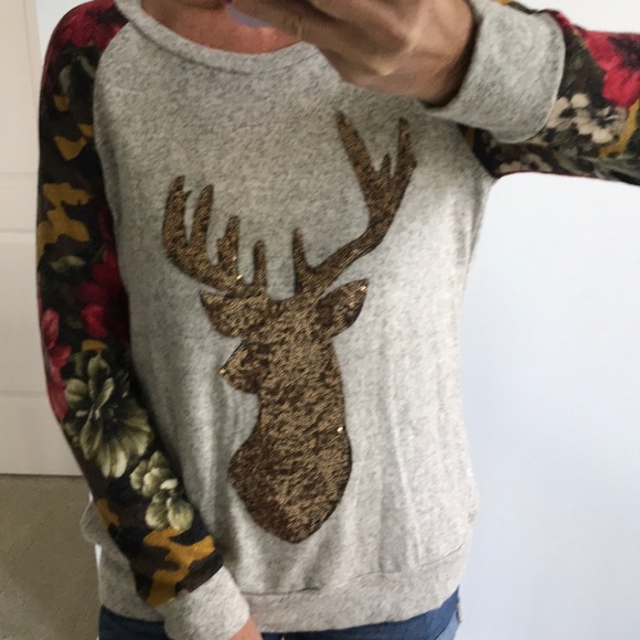 ♥️1 SMALL♥️Sequin Antler Top - Picture 4 of 8